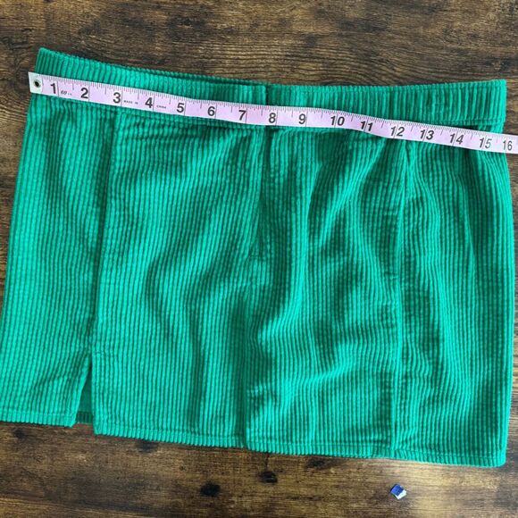 NWT Aerie Corduroy Micro Mini Skirt in Kelly Green-Size Small - Picture 9 of 10